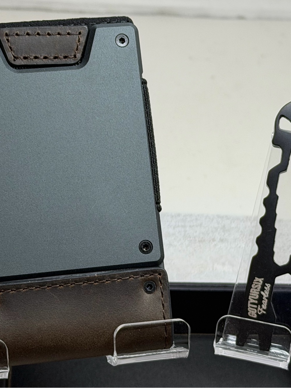 MENS SLIM METAL CARD HOLDER CASH STRAP MINIMALIST PULL TAB WALLET w/MULTI-TOOL👀